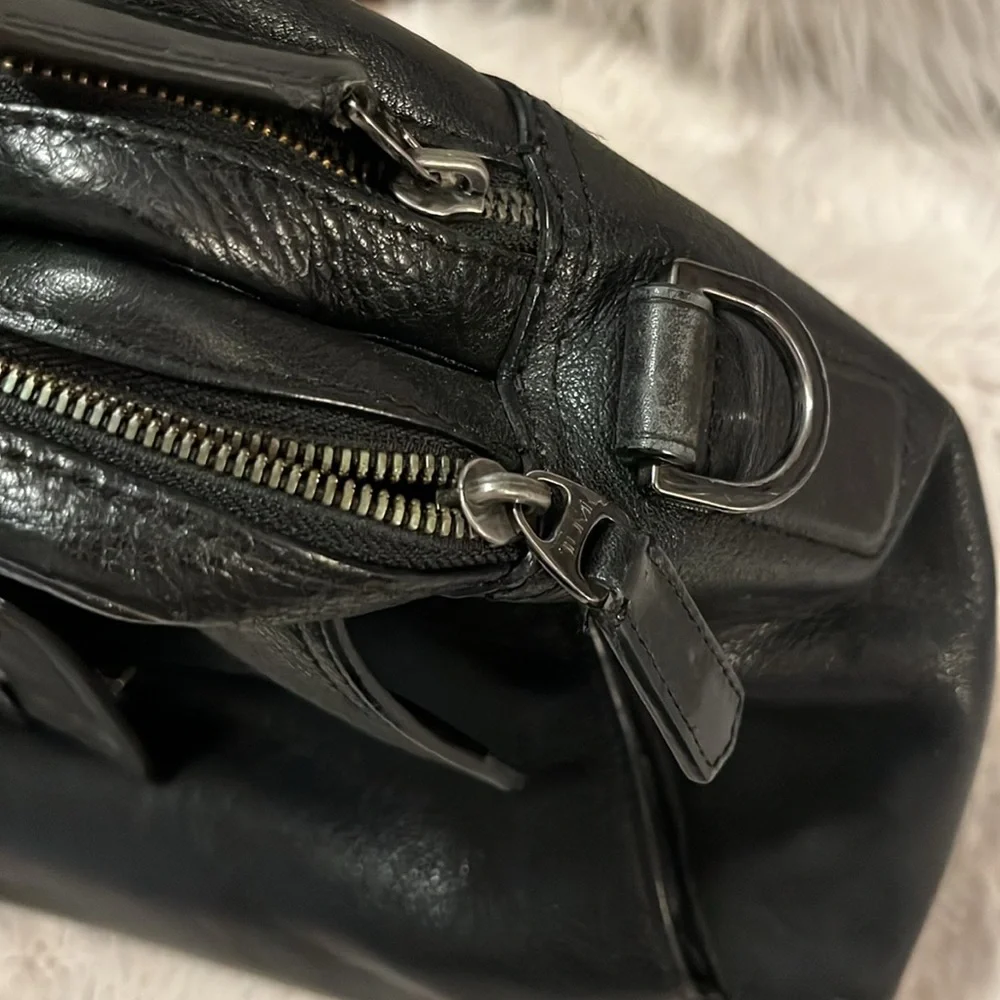 TUMI Vintage Black Leather Beacon Hill Portfolio Organizer Unisex Laptop Bag